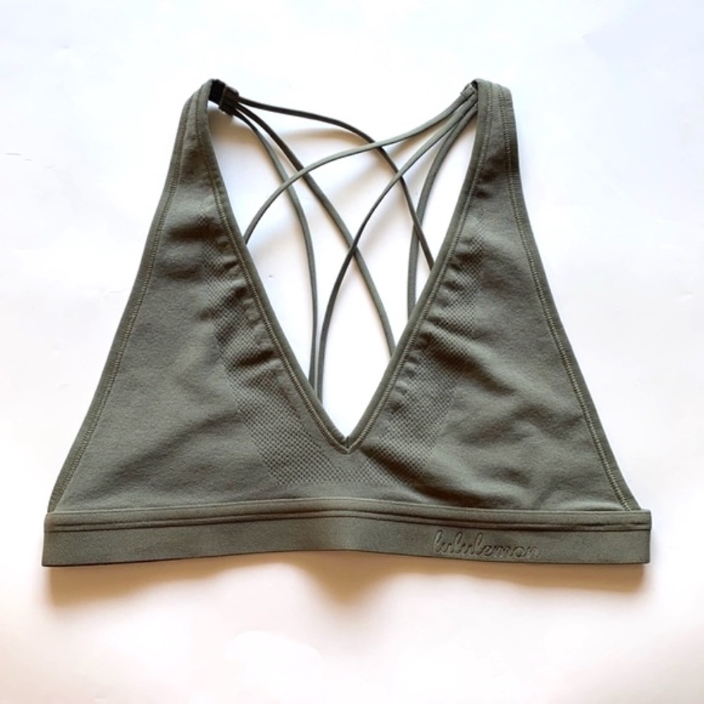 *NEW A BIT CLOSER BRALETTE